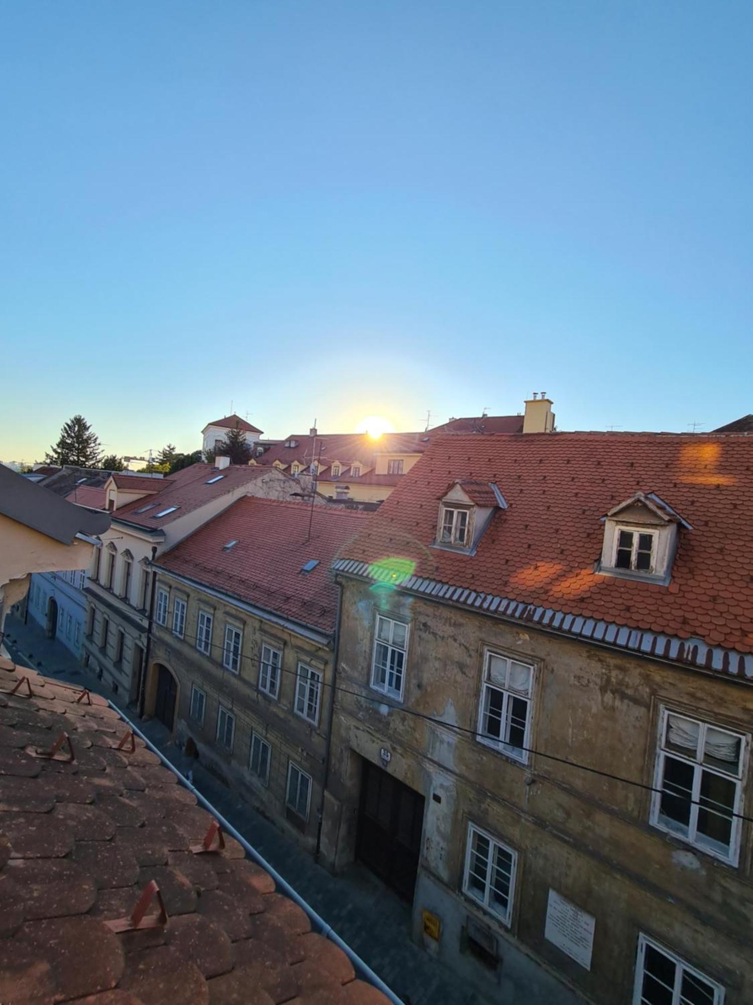 Old Town Cabin Apartment Ζάγκρεμπ Εξωτερικό φωτογραφία